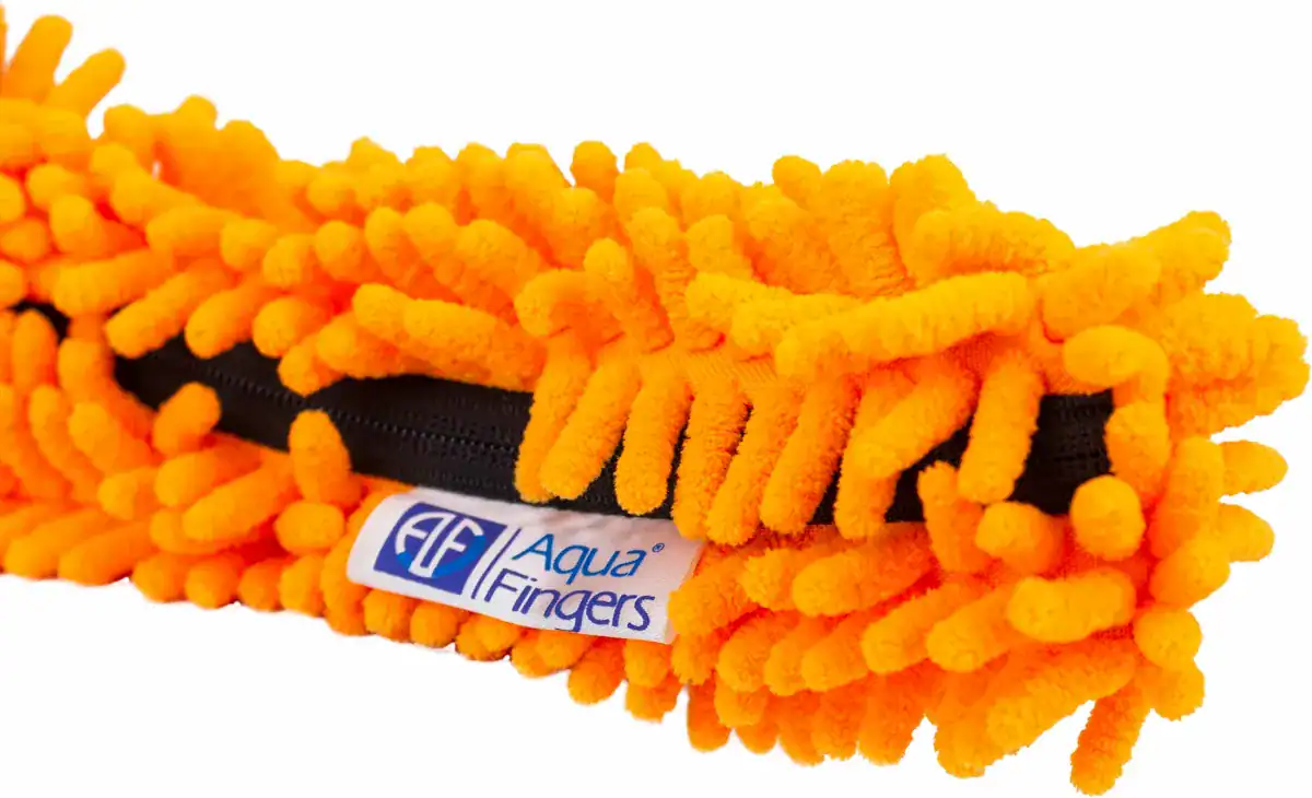 Flexibele oranje microvezelborstel voor zwembadreiniging, Waterco Aquafinger.