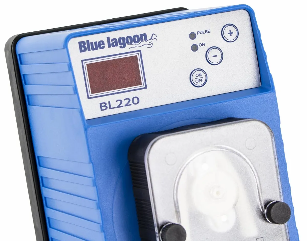 Blue Lagoon automatische chloor meter en doseerpomp