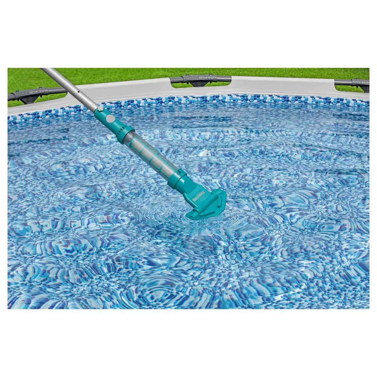 Elektrische zwembadstofzuiger voor schoonmaken van zwembaden.