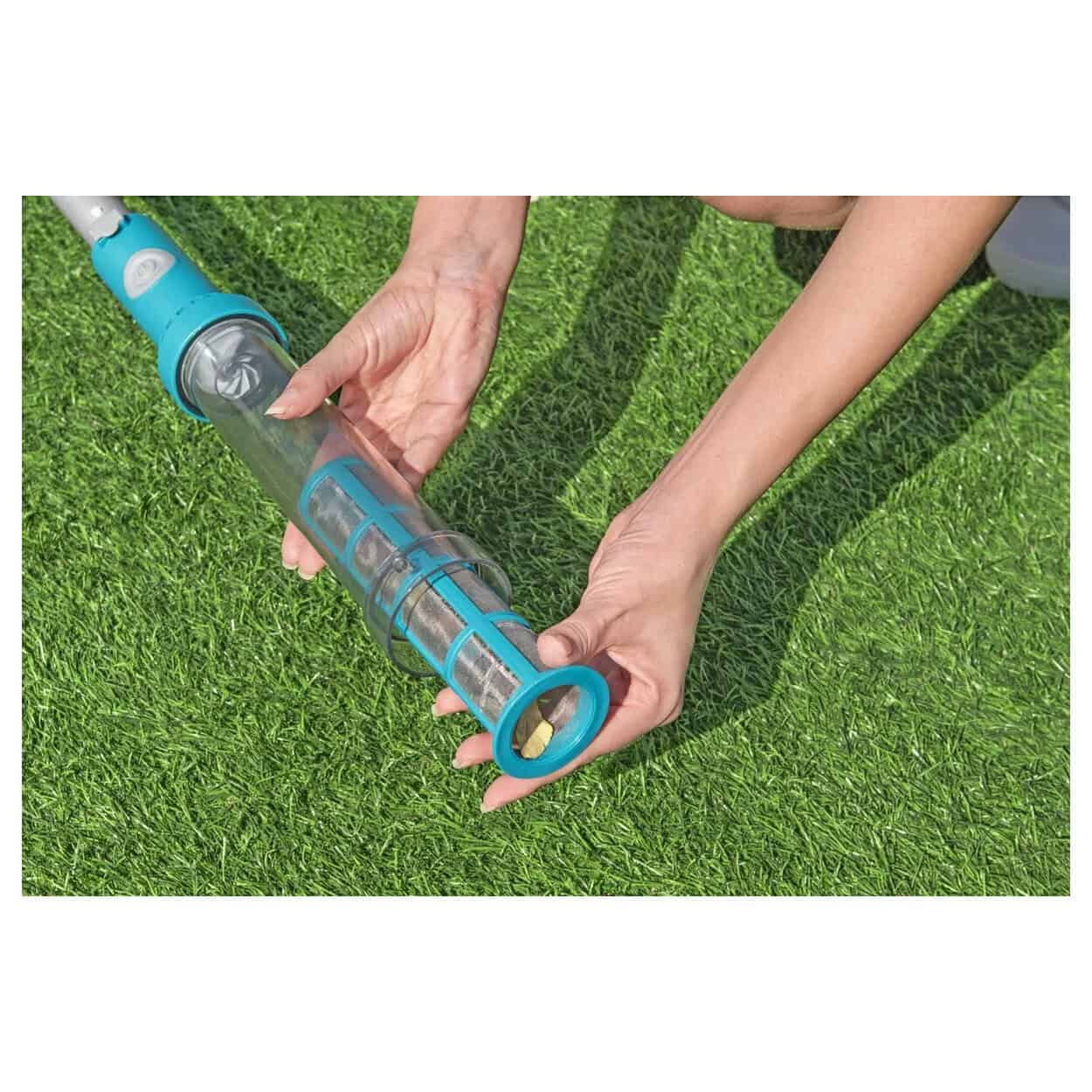 Zwembadstofzuiger onderhoudsset voor schoonmaken van zwembad.