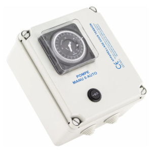 Elektrische pompregel met timer en manuele stand voor zwembadwater.