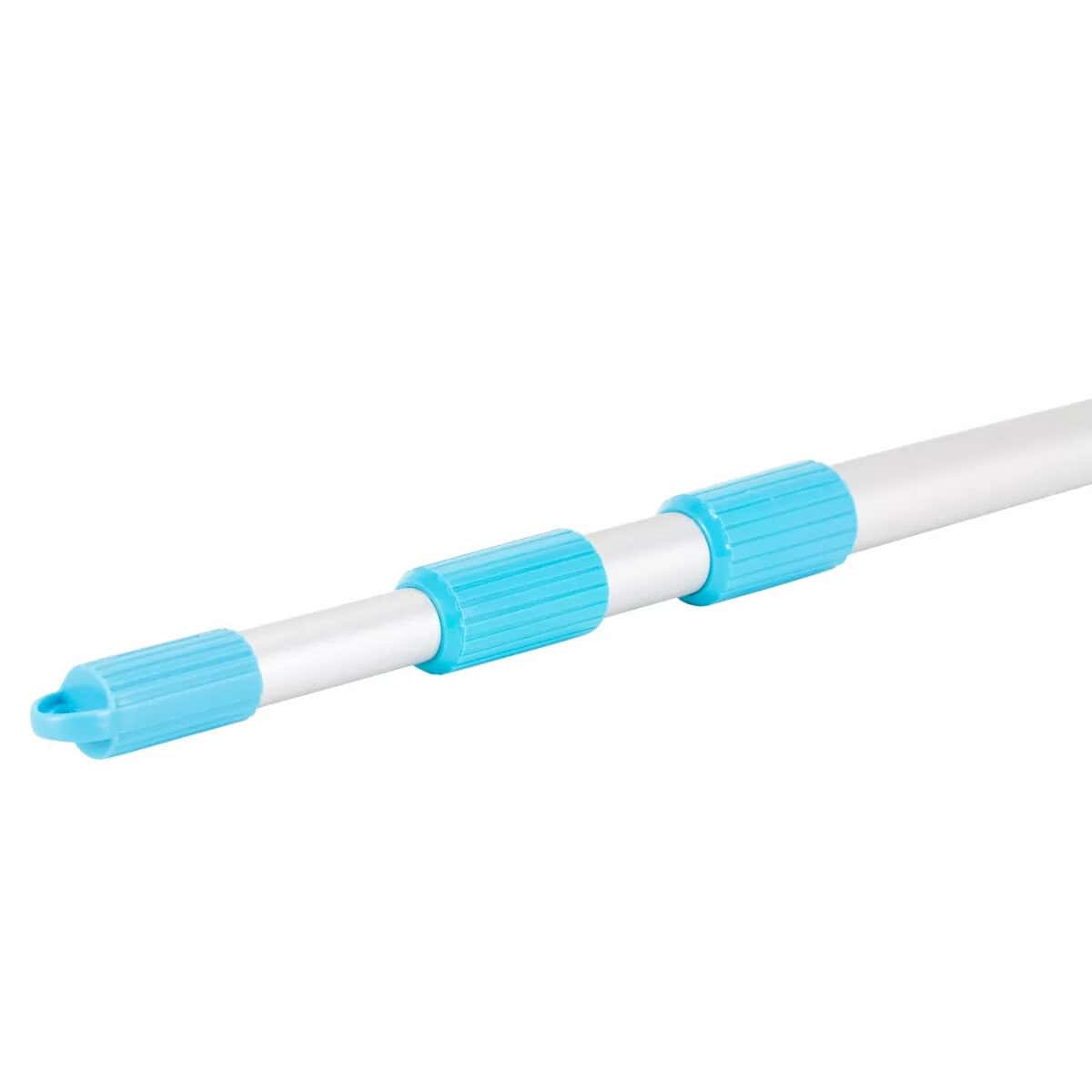Zwembad filterpijp met blauwe koppelingen voor watercirculatie.
