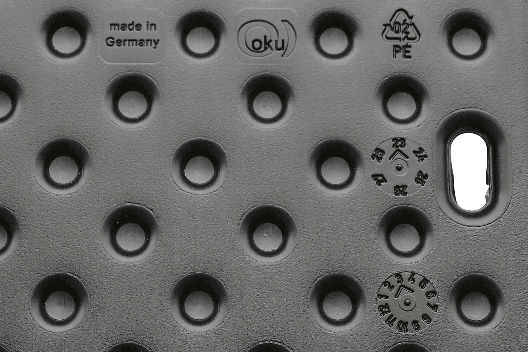 Detail van de Oku Max Absorber zonnecollector voor zwembadverwarming.