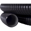 Zwarte flexibele zwembadbuis met ribbels voor zwembadinstallaties.