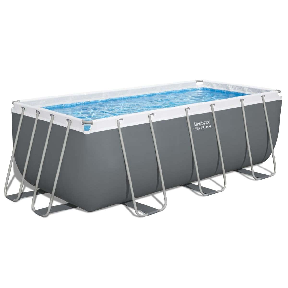 Opblaasbaar zwembad met water in de tuin voor zomers plezier.