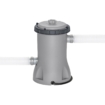 Zwembadfilter met slangen voor watercirculatie en filtratie.