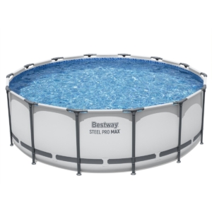 Opblaasbaar zwembad met helder water, geschikt voor tuinplezier.