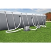 Zwembad met filter en pompen voor schoon water, ideaal voor privézwembaden en tuinzwembaden.