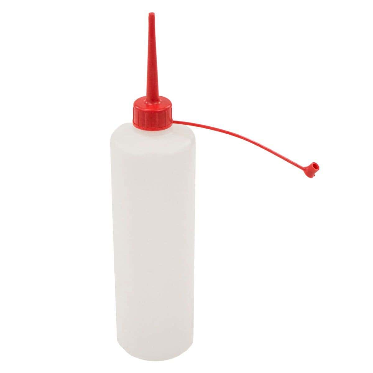 Plastic fles met tuit voor zwembadchemicaliën en onderhoud.