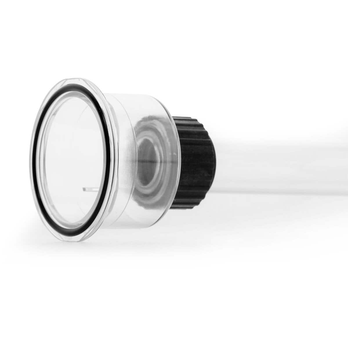 Transparant zwembadfilter met zwart filterelement voor waterzuivering.