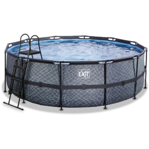 Opzetzwembad van 4,57m met ladder en water gevuld, ideaal voor zomerse ontspanning.