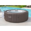 Opblaasbare jacuzzi met 6 zitplaatsen en massagefunctie voor ultiem ontspanning.