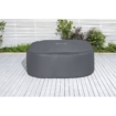 Zwemspa in tuin, weerbestendig en comfortabel, perfect voor ontspanning en recreatie in eigen tuin.