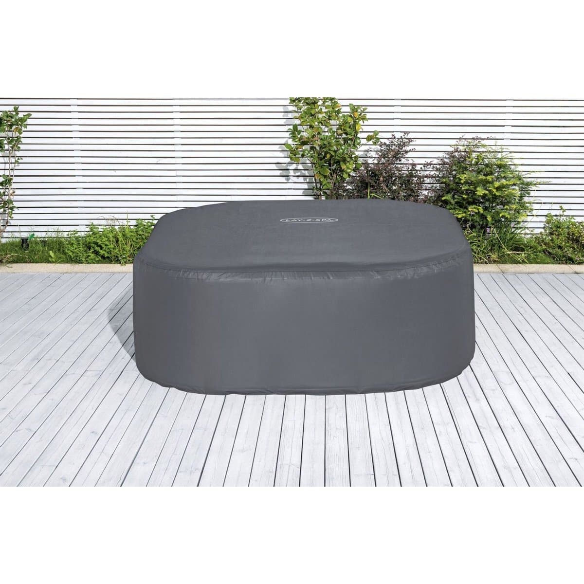 Zwembad cover voor bescherming en warmtebehoud, ideaal voor buitenzwembaden.