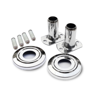 Set van zwembadonderdelen en accessoires voor onderhoud en reparatie.
