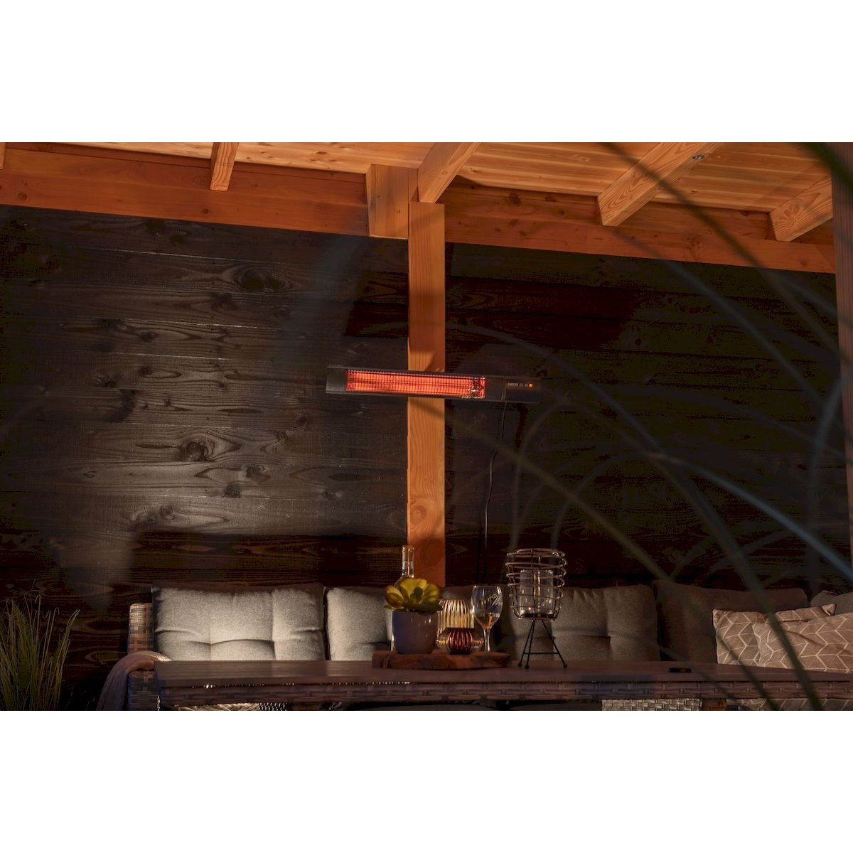 Sunred Heater Dark Wall 1500 terrasverwarmer