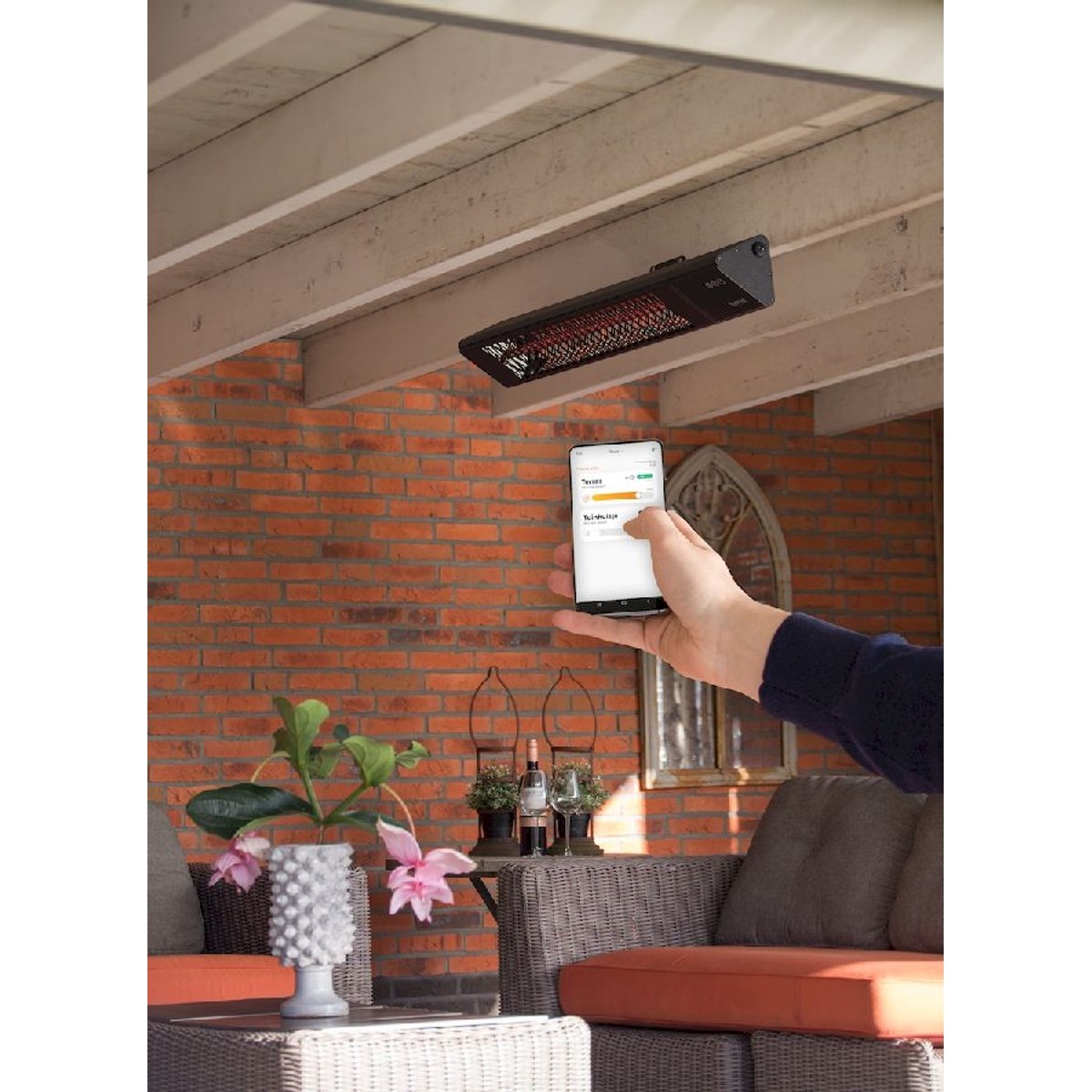 Sunred Heater Triangle Dark Smart Wall 2500 terrasverwarmer